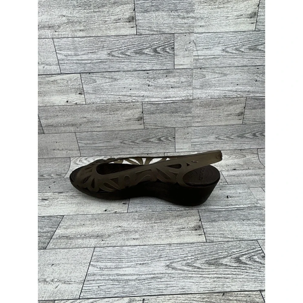 Crocs Adrina III Mini Wedge Espresso Brown Floral Cut Out Sandals Women Sz 8